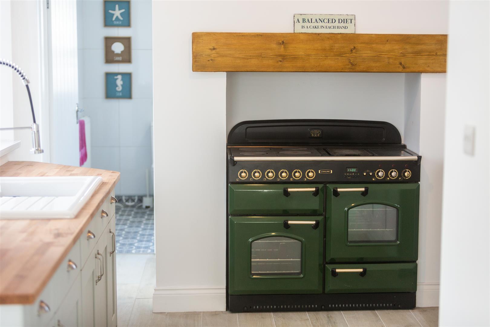 High Street, Clydach, Swansea, SA6 5LN